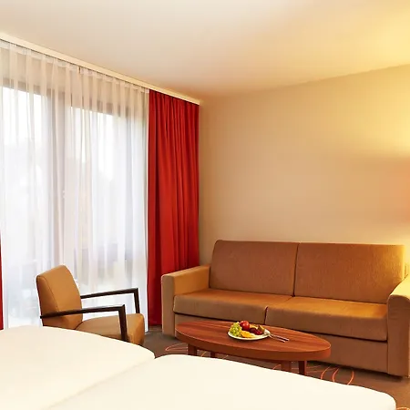 Sunday Hotel Hannover מלון