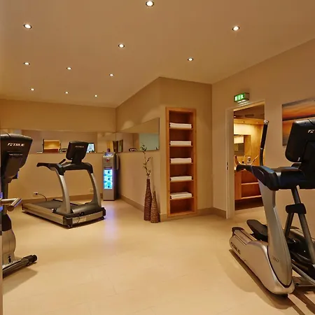 מלון Sunday Hotel Hannover 4*