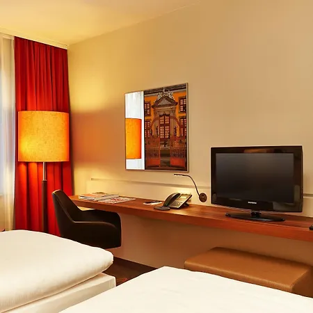 H+ Hotel