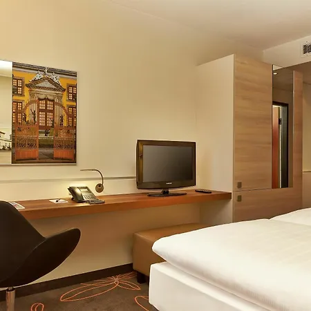 Hotel H+ 4*