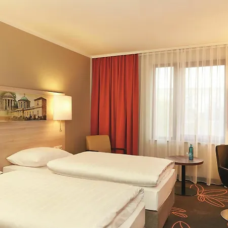 Hotel H+ 4*